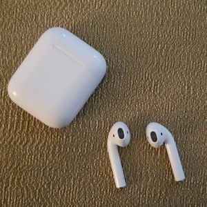 Authentic Apple Airpods